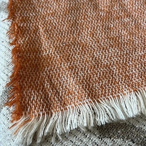 Old Navy oversized wrap around scarf with fringe - Picture 11 of 13